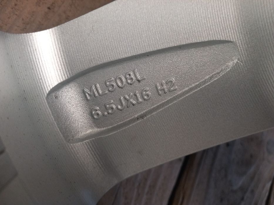 Jante kia r16 5x114.3 et 47 cb 67.1 hyundai mazda etc