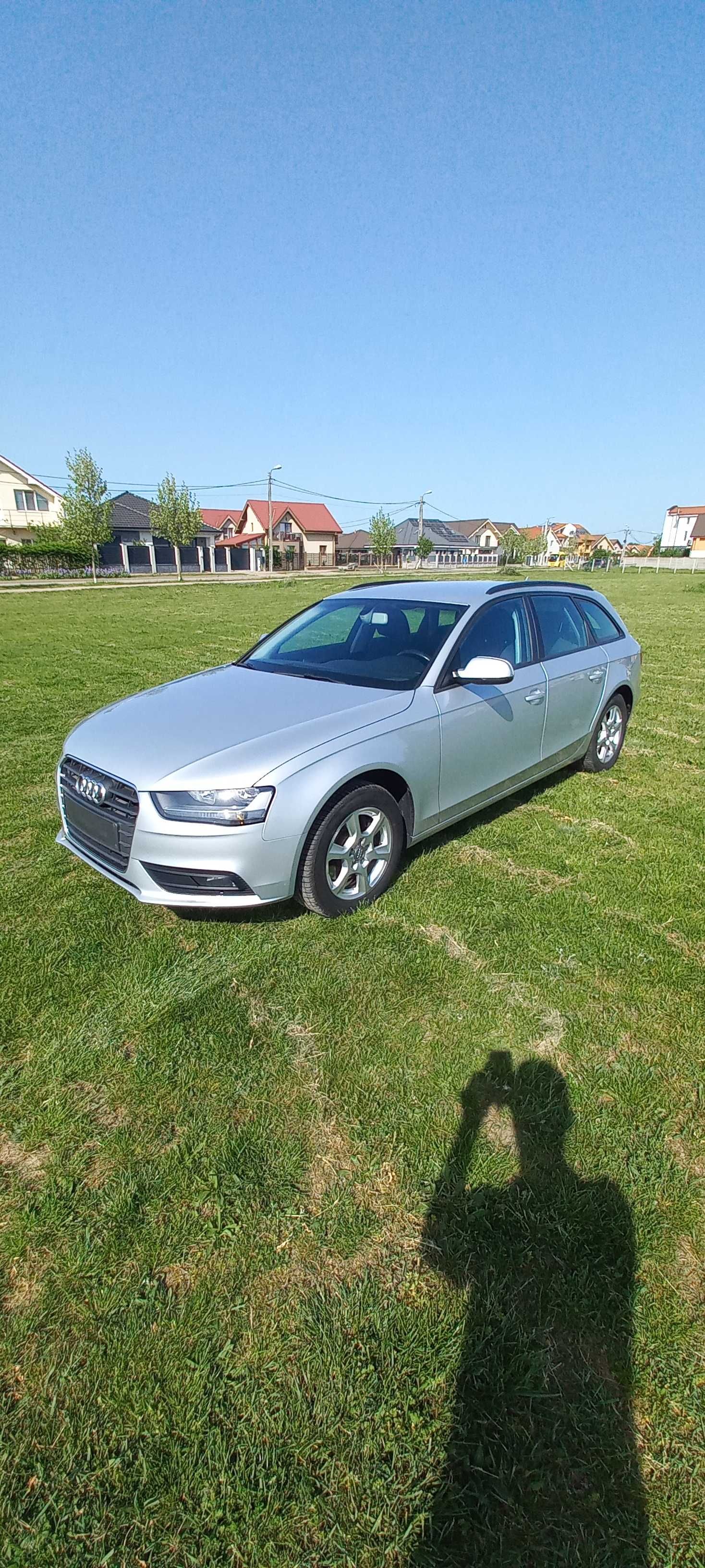 Vând Audi a4 2.0L diesel, an 2013 Euro5.