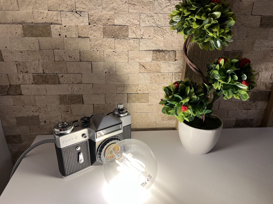 Декоративни лампи от ретро фотоапарати