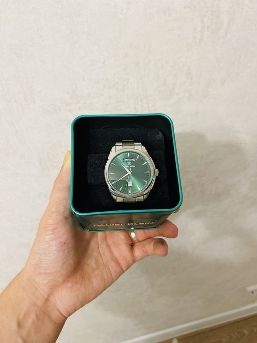 Наручные часы новая