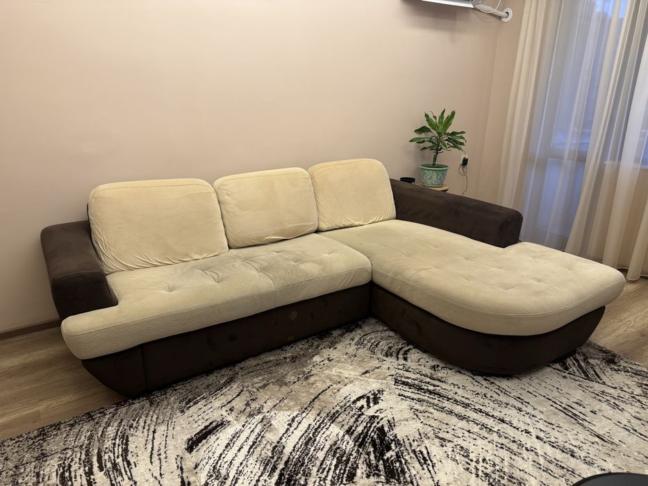 Кафяв ъглов диван