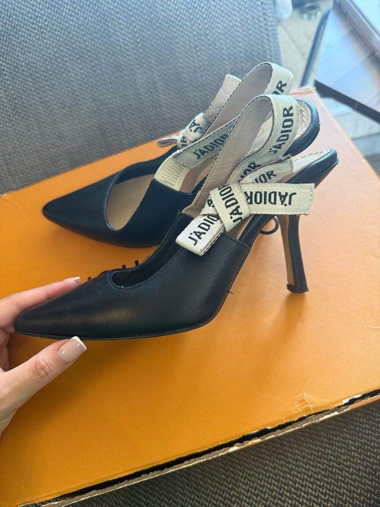 Christian Dior обувки