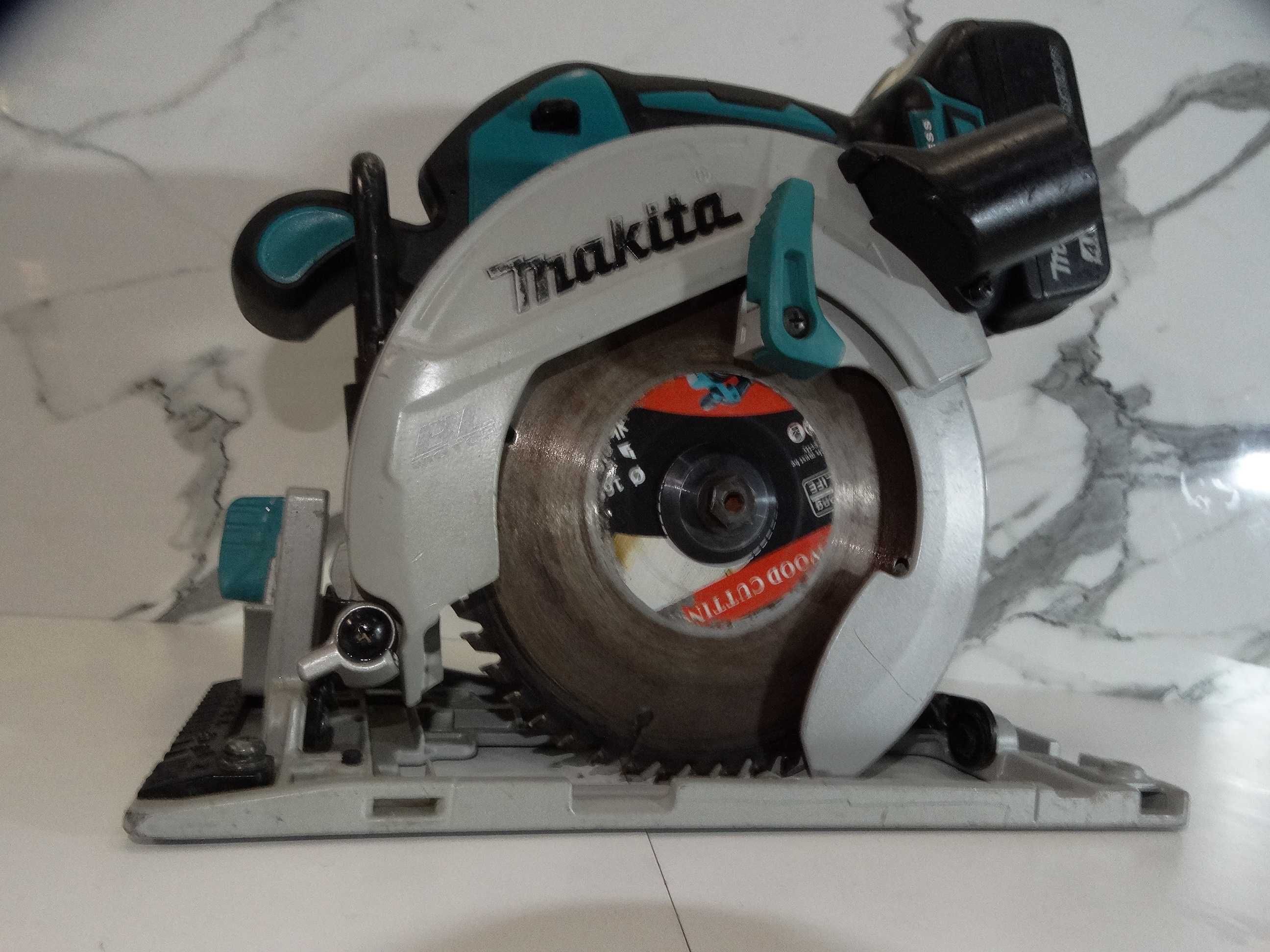 Разпродажба Makita DHS 680 / 4.0 Ah - Акумулаторен циркуляр