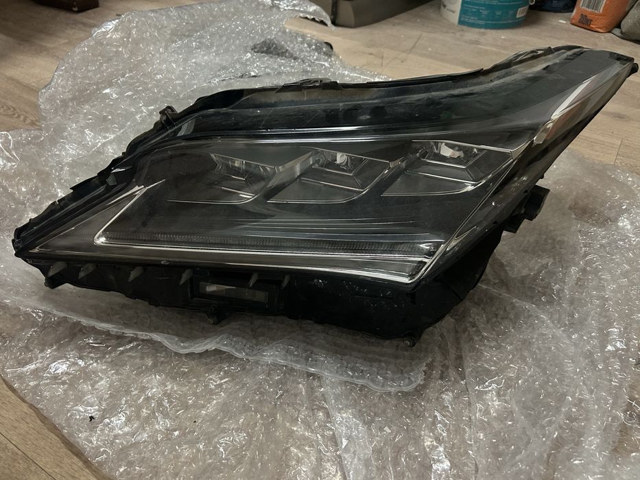 Продам б/у левый фара лексус RX 300 F sport