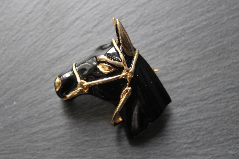 Брошь европейской работы брошки