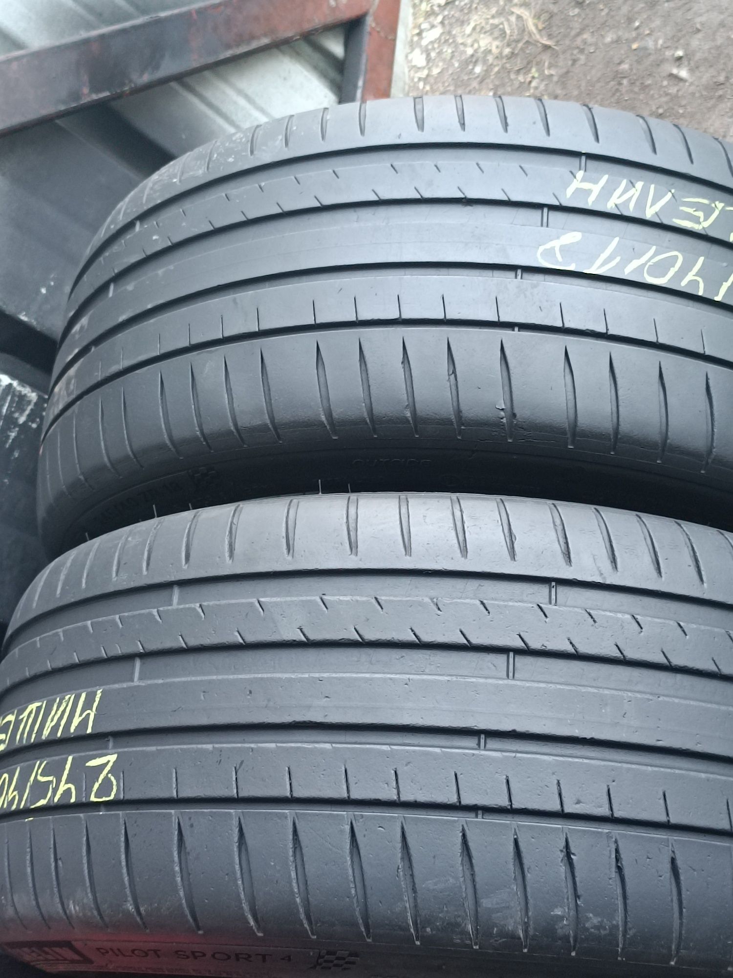 245/40/18 Michelin