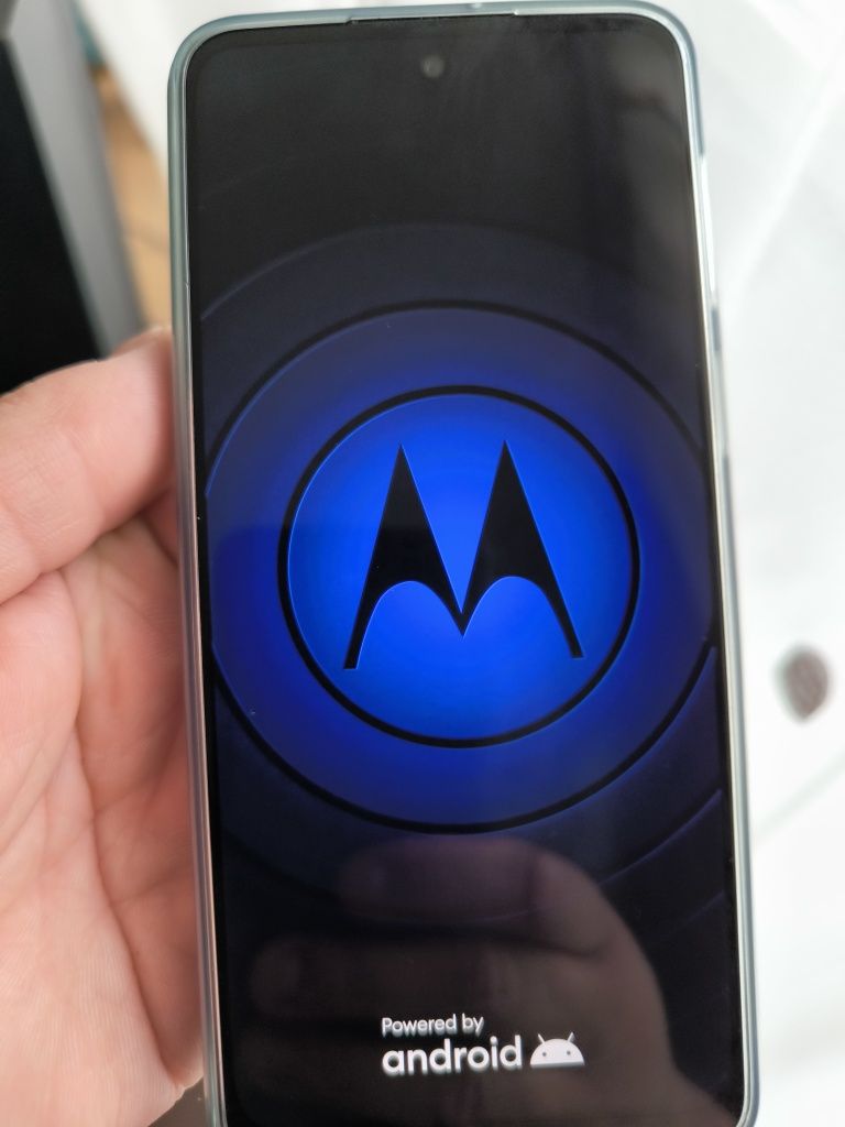 Vând telefon Motorola g54 power edition