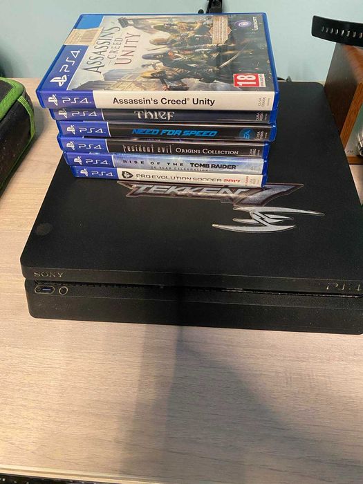 Play Station 4 Slim + 6 игри - 400 лв.