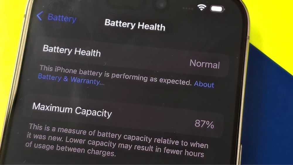 КАТО НОВ 256GB iPhone 15 Pro istyle Гаранция 2025г. Natural