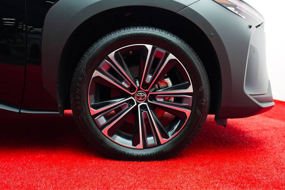 Toyota BZ4X ( Made in Japan )