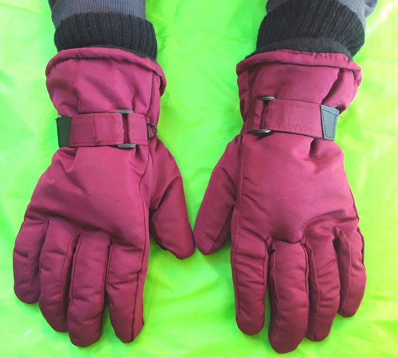MĂNUȘI Dama si Barbati impermeabile si captusite ideale pentru SKI NOI