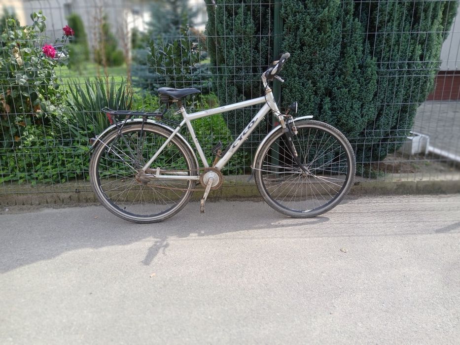 Vind bicicleta cu roti de 28 cu viteze în butuc