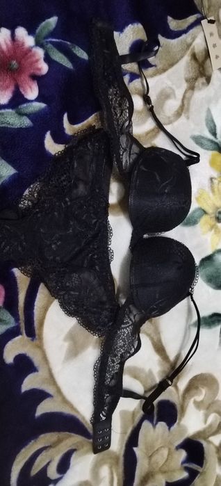 Срочно бюстгальтер комплектлар сотилади.