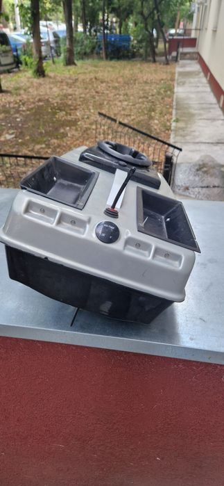 Barcuta de plantat si nadit