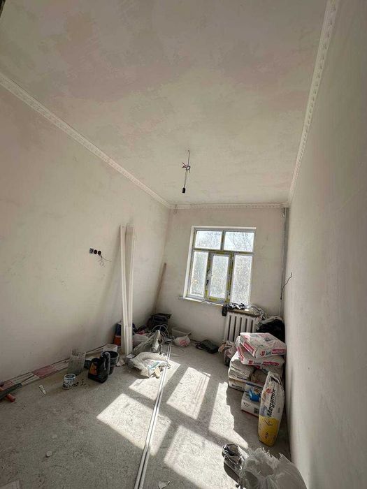 Olmazor tumani qoraqamish 2/1 da kvartira sotiladi