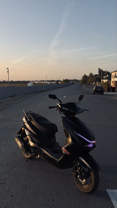Мопед скутер М12 Bennali 180cc