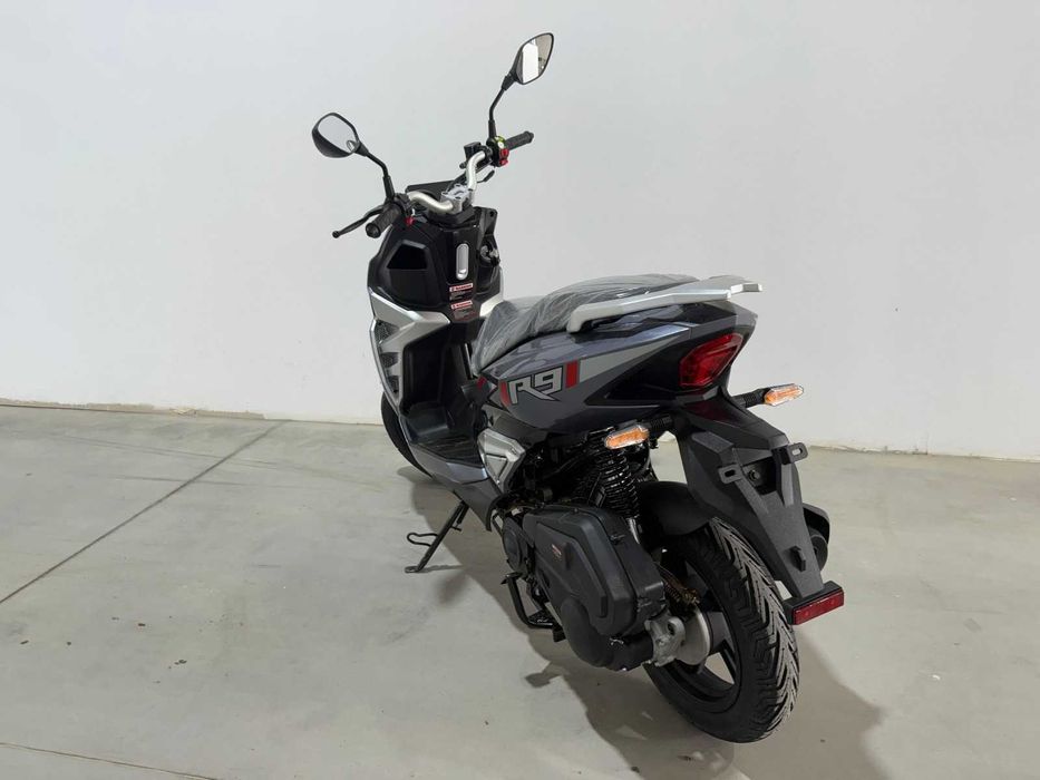 Scuter Breckner R9 gri 125CC CU PERMIS pe benzina CIV incl scuter nou