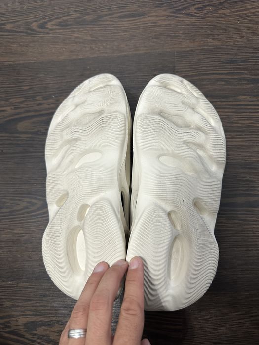 adidas Yeezy Foam RNNR Ararat