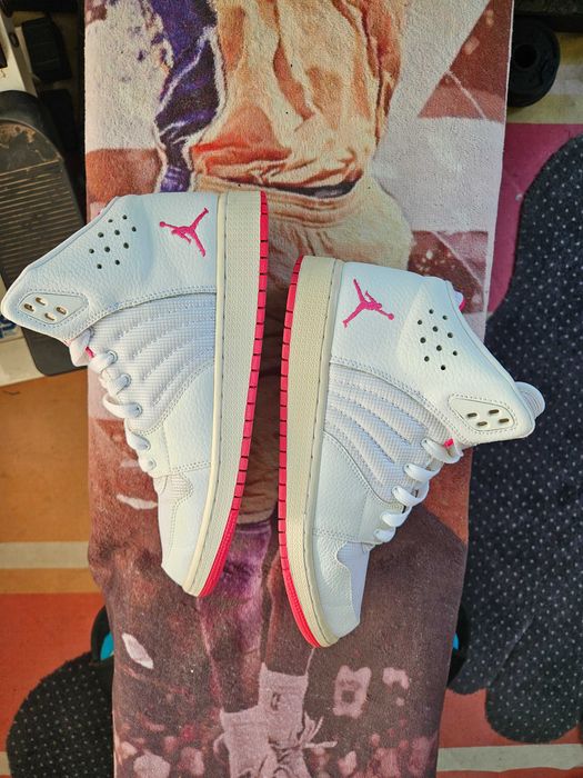 Дамски маратонки Air Jordan 1 номер 40