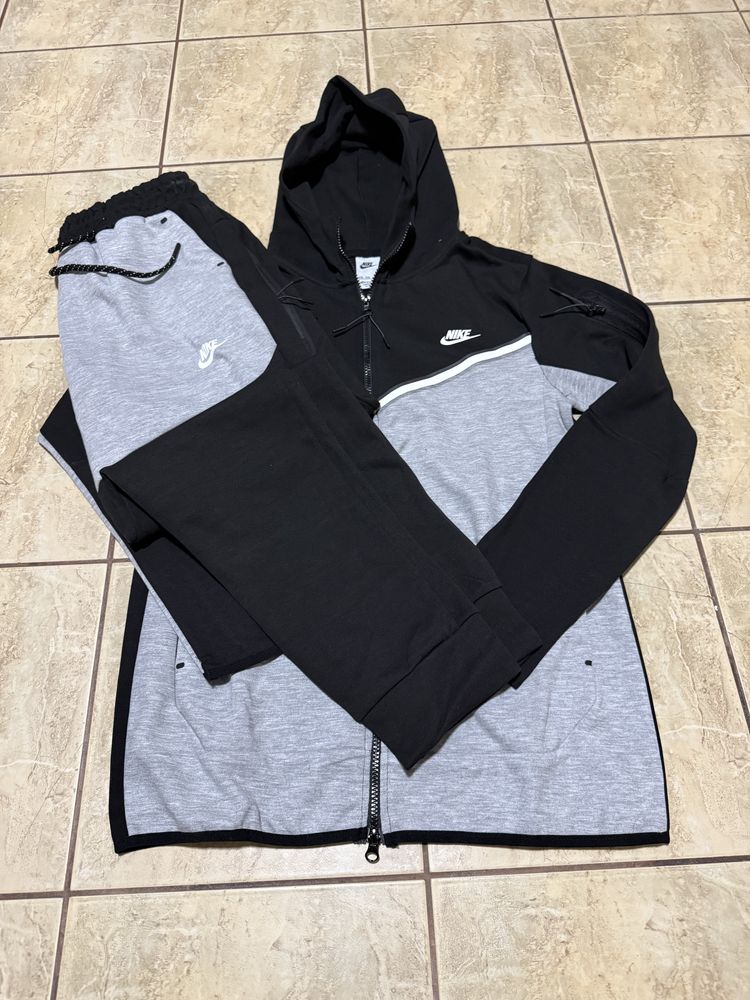 Trening Tech Fleece Nike marimea S, M, L, XXL