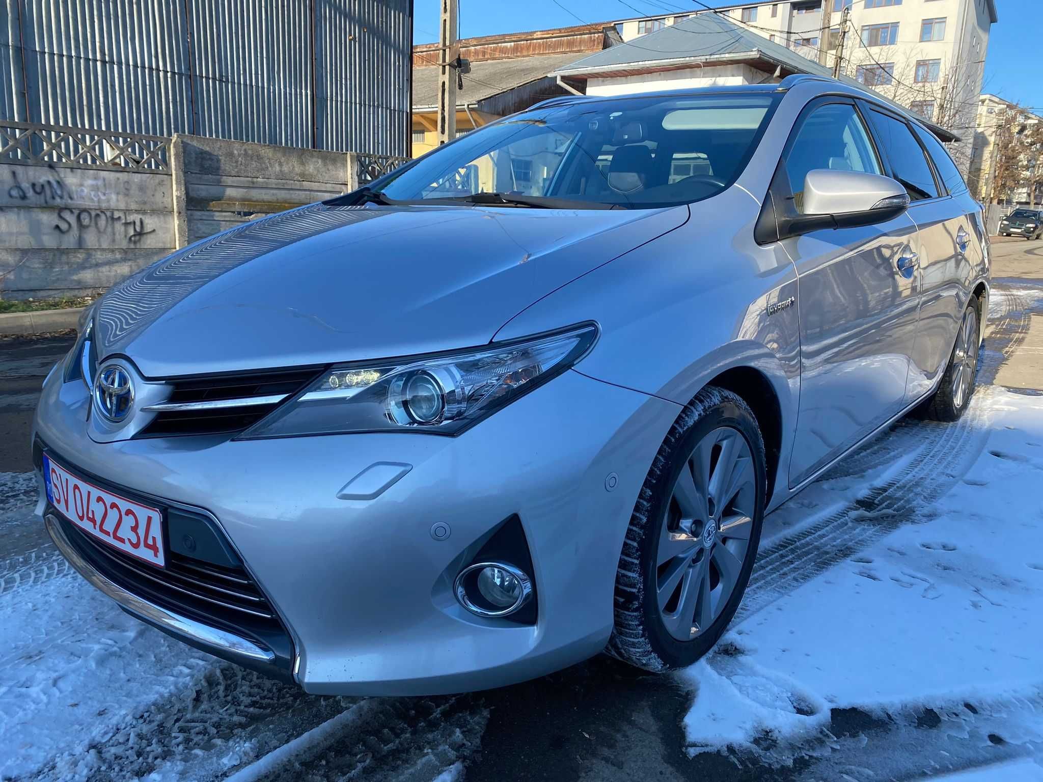 Toyota Auris 1.8 Hybrid Executive. Panoramic, Park Assist etc.