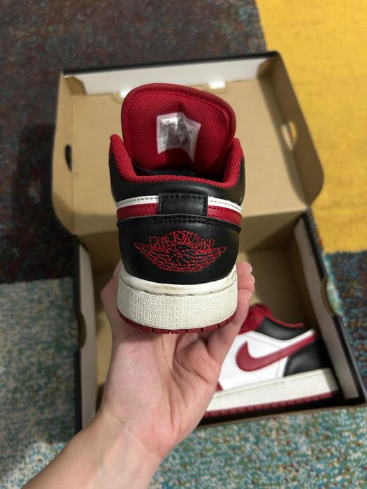 Jordan air 1 MID Rosu