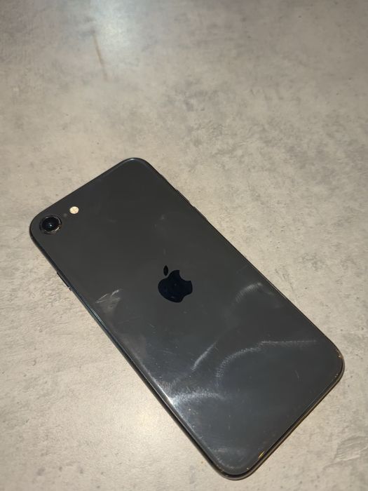 Iphone se нархига арзиди