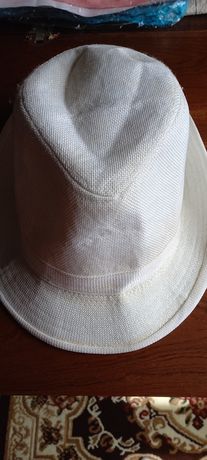 Pălărie unisex alba