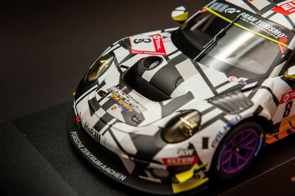 Porsche 911 GT3R Minichamps 1/18