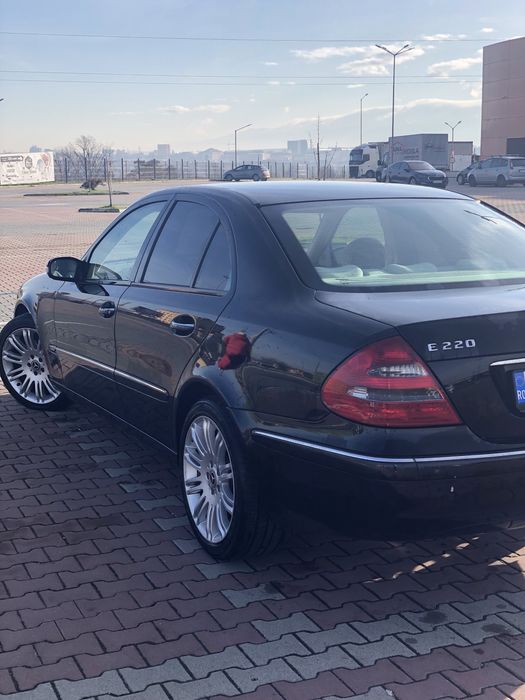 Proprietar vând Mercedes E220 Elegance 2.2 CDi 150CP 2004 Jante 18