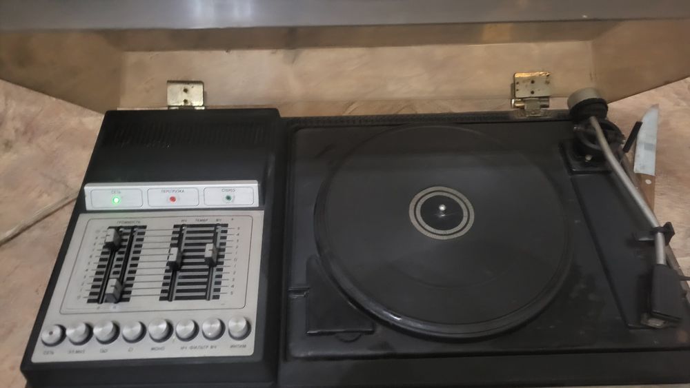 Продам проигрыватель