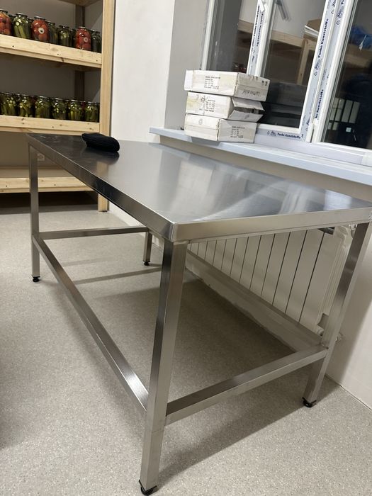 Столы из нержавеющей стали