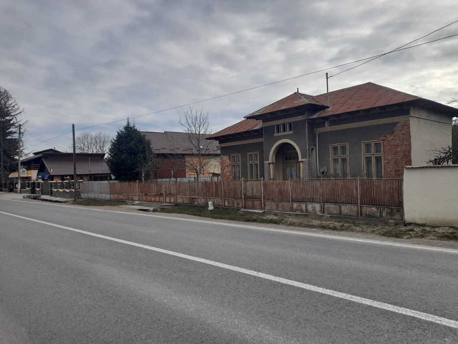 Teren cu Casa  de vanzare in localitatea Ion Luca Caragiale pe dn72