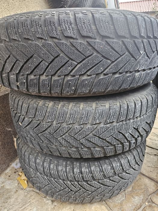 Vand Anvelope Iarna 195 /65/15 + jante tabla si capace