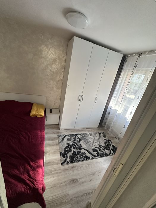 Inchiriez apartament cu 3 camere ! Aproape de mall !