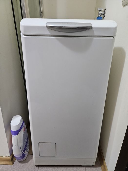 Пералня с горно зареждане Electrolux