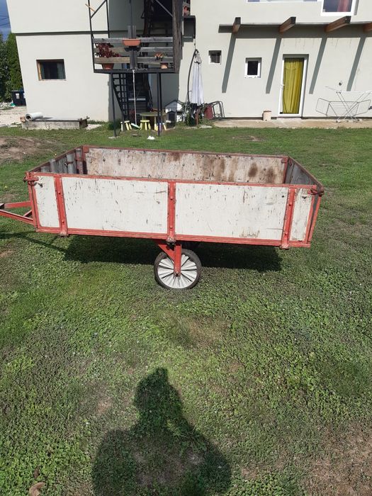 vând remorcuta motocultor tractoras