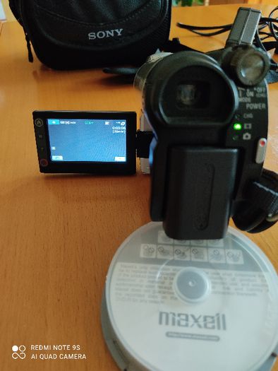 Камера Sony DCR-DVD110E