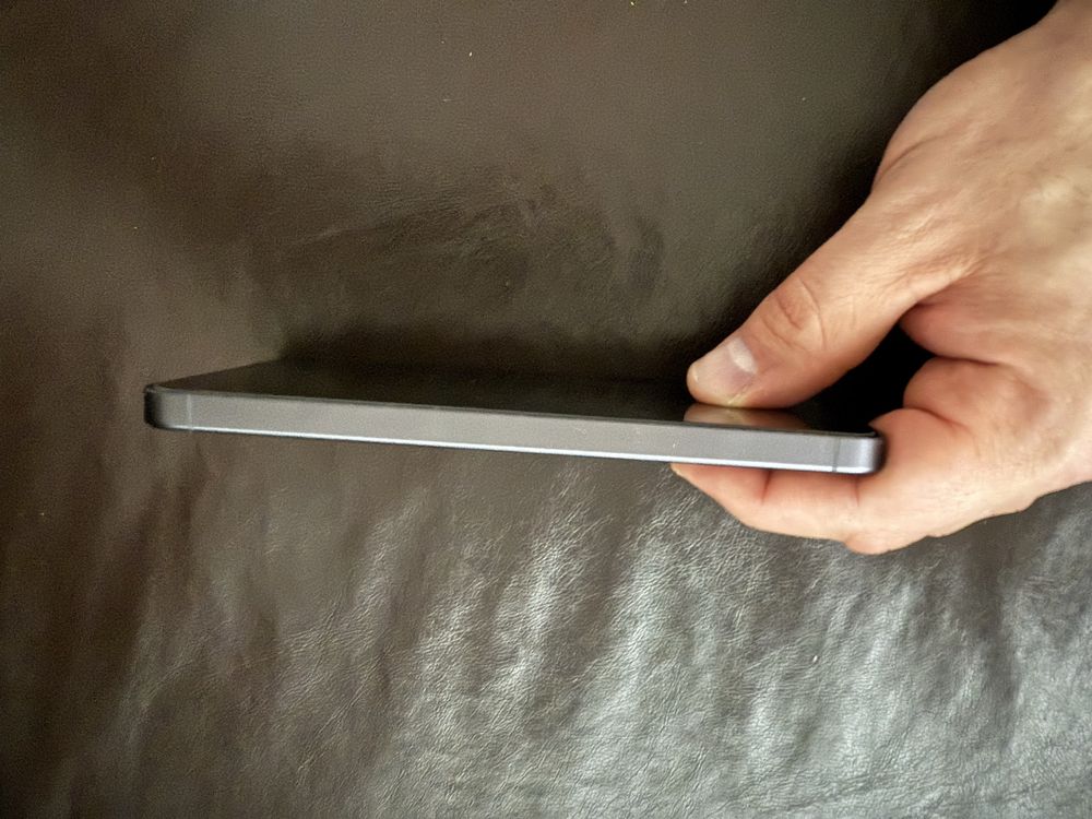 Samsung S24 Fe перфектен