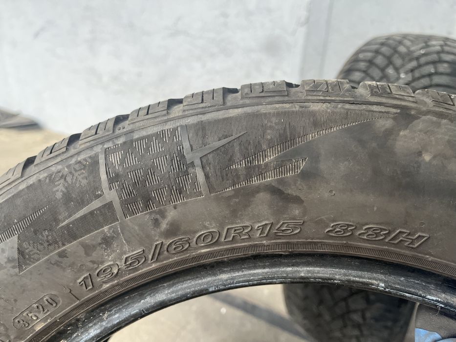 2 бр. зимни гуми 195/60/15 Nexen DOT 3620 6,5 mm