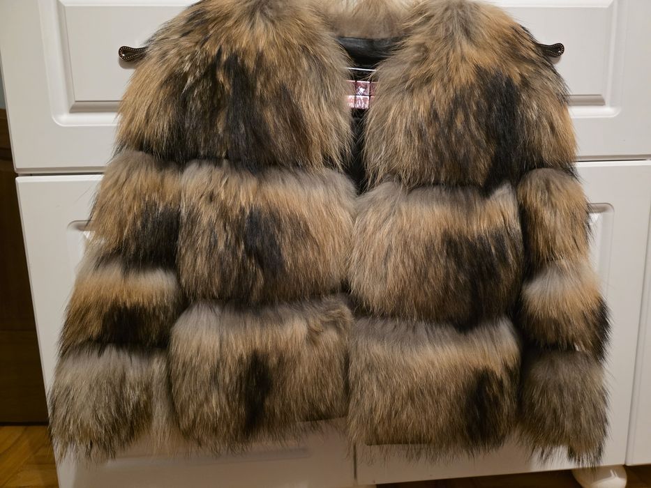 Vand blana naturala vulpe, si piele , noua fără eticheta  mărimea xs