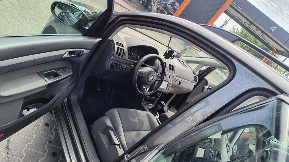 Volkswagen Touran 1,6tdi Blue montion