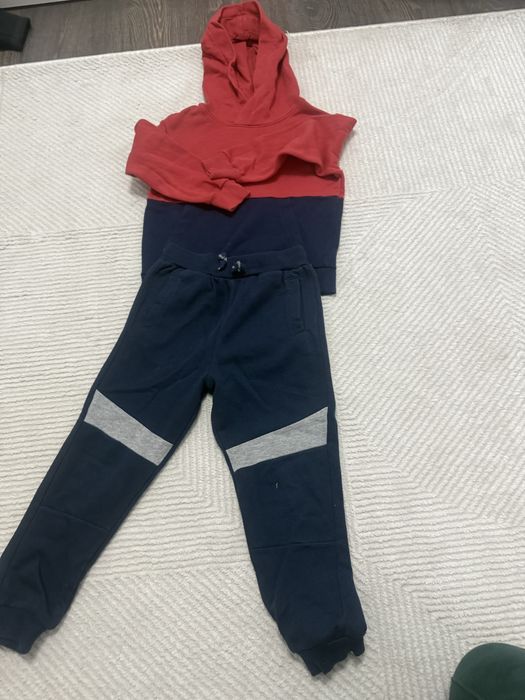 Pantaloni si hanorac 4-6 ani