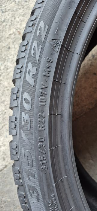 4 anvelope iarna Pirelli,fata 285/35/22,spate 315/30/22.Pret pe bucata