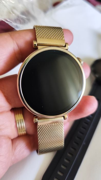 Vând 2 smartwatch Huawei Gt4 dama si barbat pret 1200 Ron