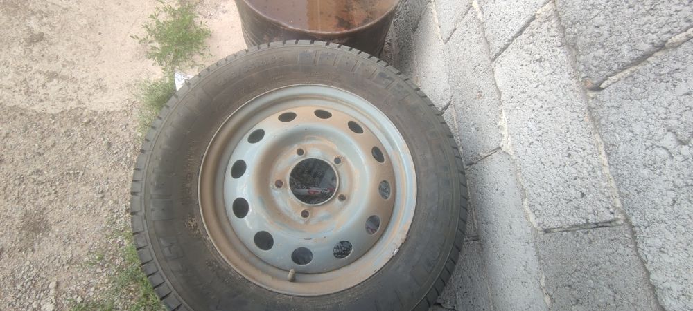 Продам колеса на ниву в сборе