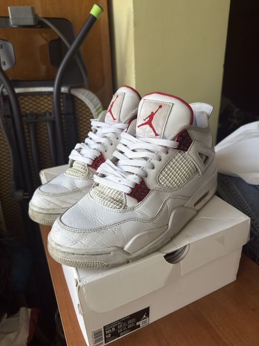 Vand Jordan 4 Metallic Red