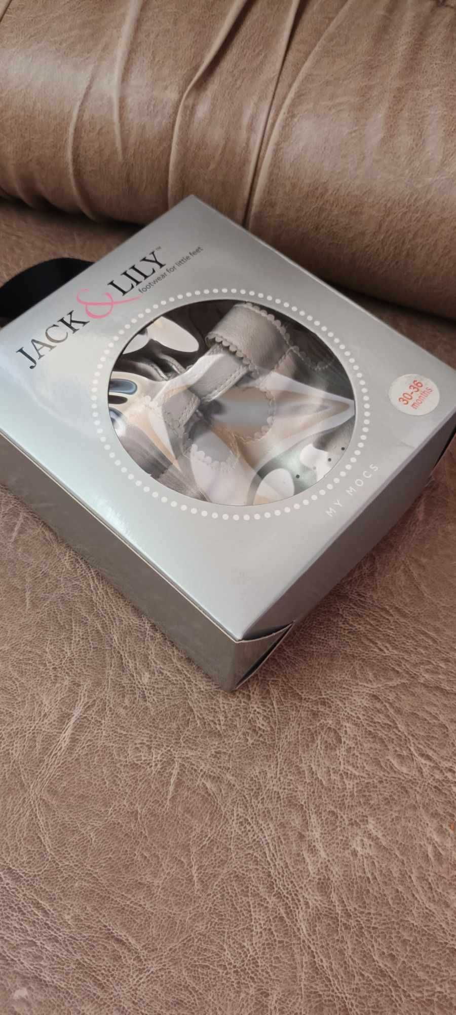 Детски пантофи на Jack & Lily - Timeless T-Straps Collection