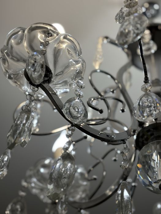 Продам люстру в зал