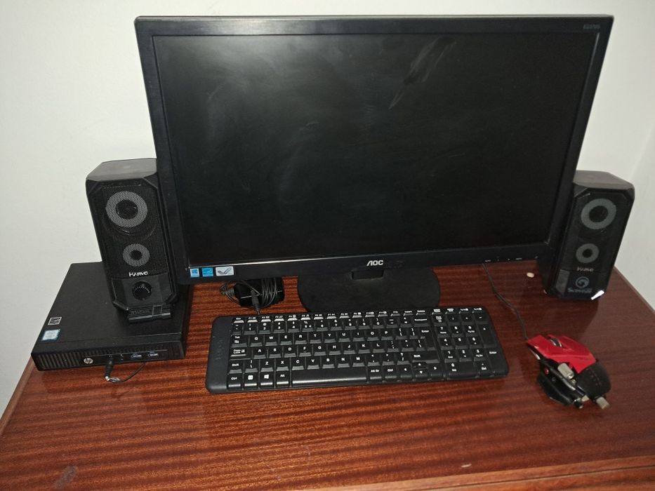 Ocazie  !!!  Pc complect unitate monitor boxe tastatura si mouse